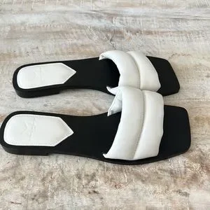 Marc Fisher Ralla Flat Sandal {White/Black}